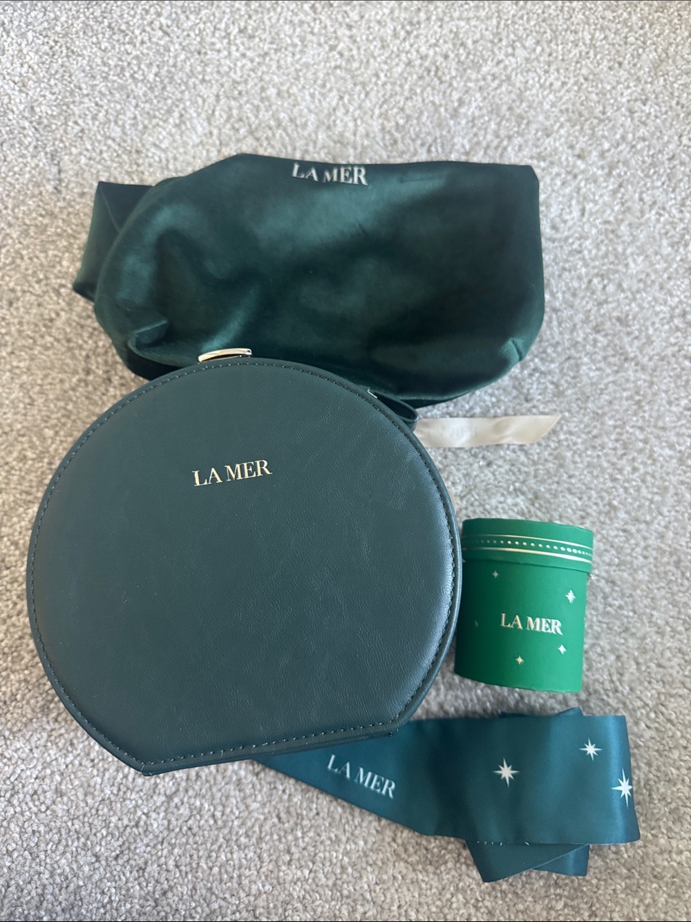 La Mer Cosmetic Trunk and Scarf